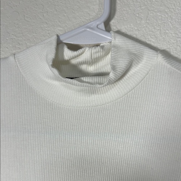 1. State Sleeveless White Top S - Picture 3 of 5